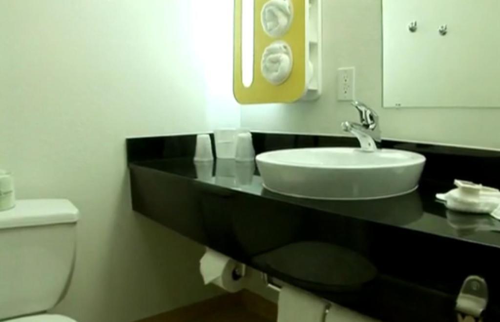 Motel 6 Manteca Habitación foto